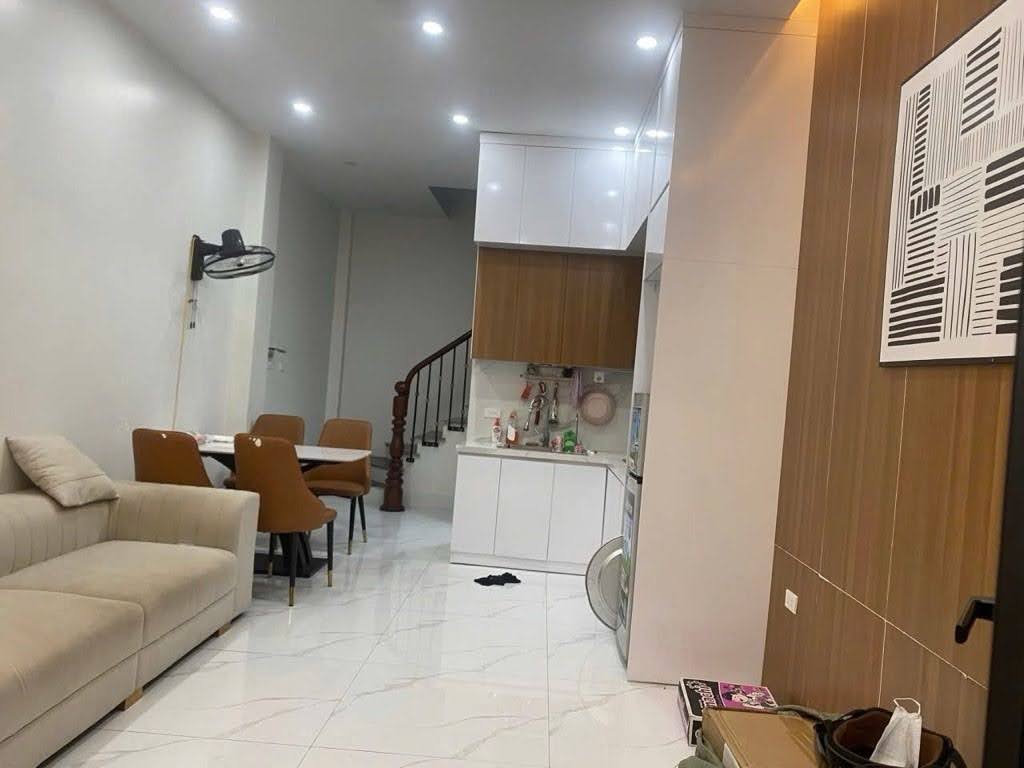 bán nhà Chiến Thắng, DT 34m2, xây 5 tầng, ô tô đỗ cửa, giá 10 tỷ